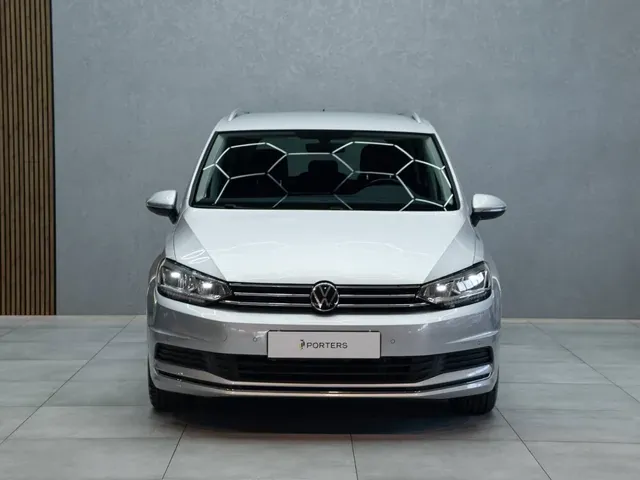 Volkswagen Touran 2021 photo 2