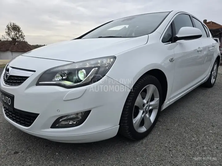 Opel Astra J