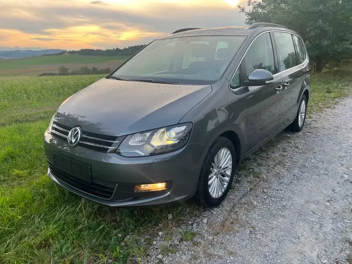 Volkswagen Sharan 2016 photo 2