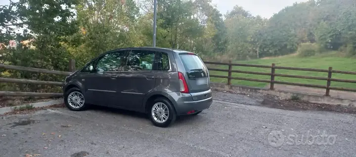 Lancia Musa 2010 photo 2