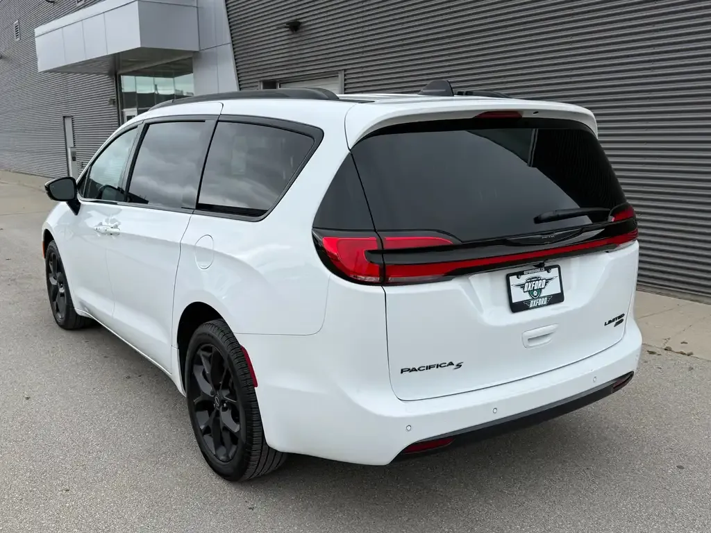 Chrysler Pacifica 2026 photo 3