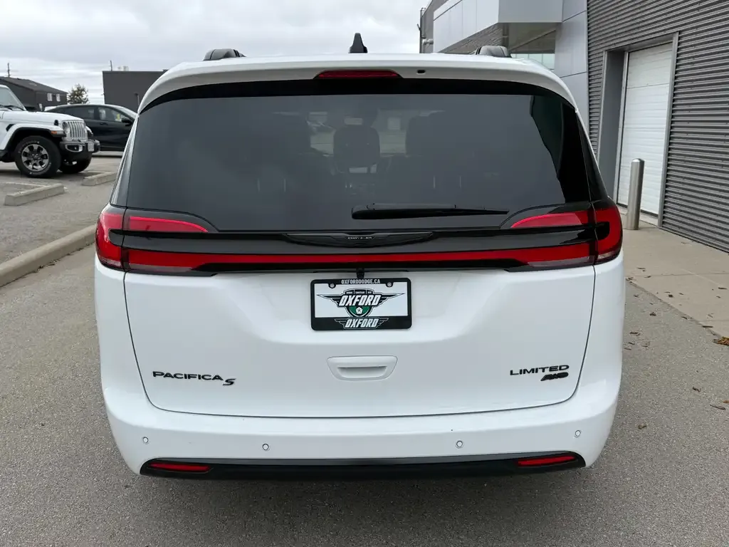 Chrysler Pacifica 2026 photo 4