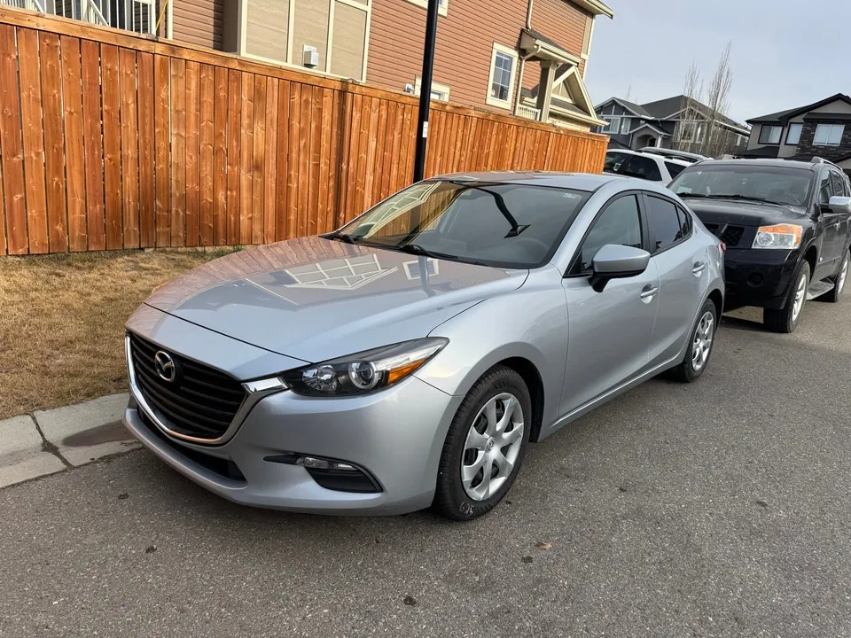 Mazda 3 2018 photo 2