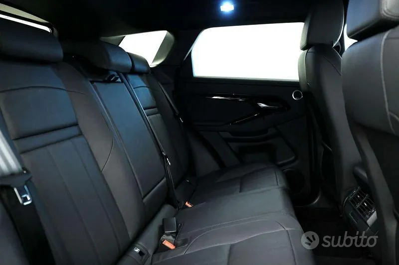 Land Rover Range Rover Evoque 2026 photo 4
