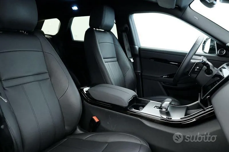 Land Rover Range Rover Evoque 2026 photo 3