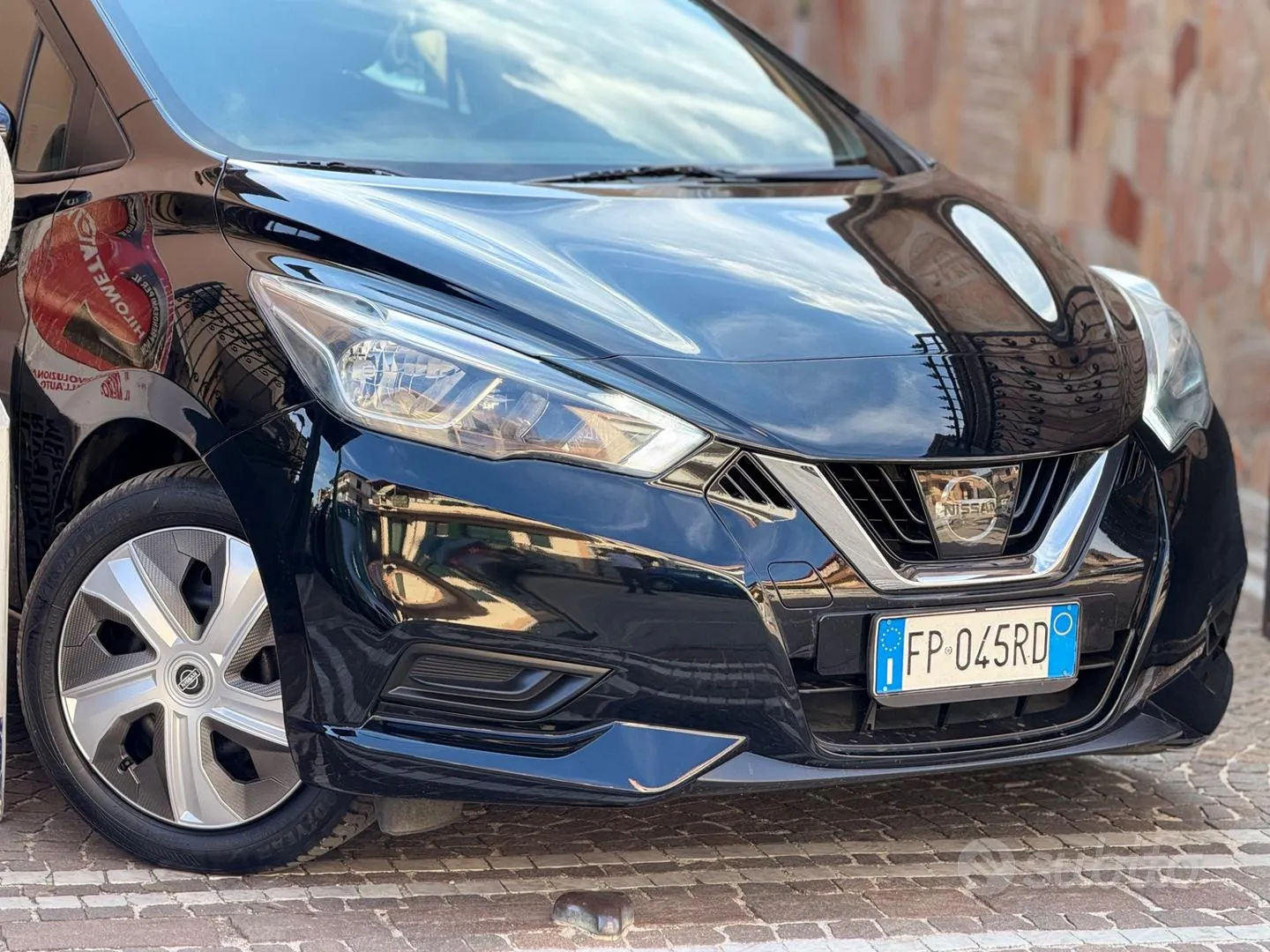 Nissan Micra 2018 photo 2
