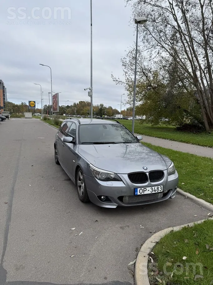 BMW 530D 2004 photo 2