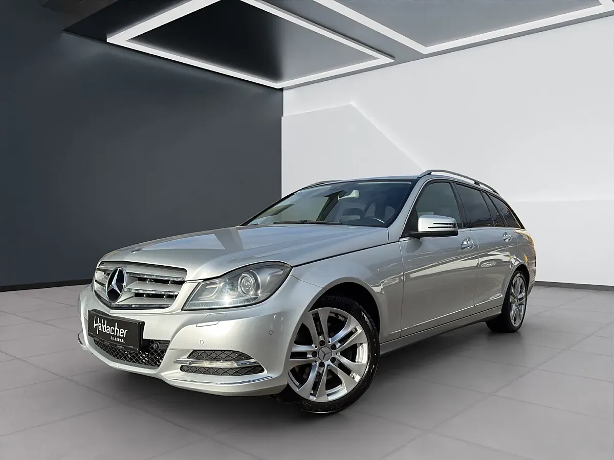 Mercedes-Benz C-Class 2011 photo 2