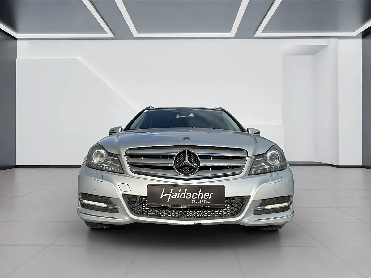 Mercedes-Benz C-Class 2011 photo 3