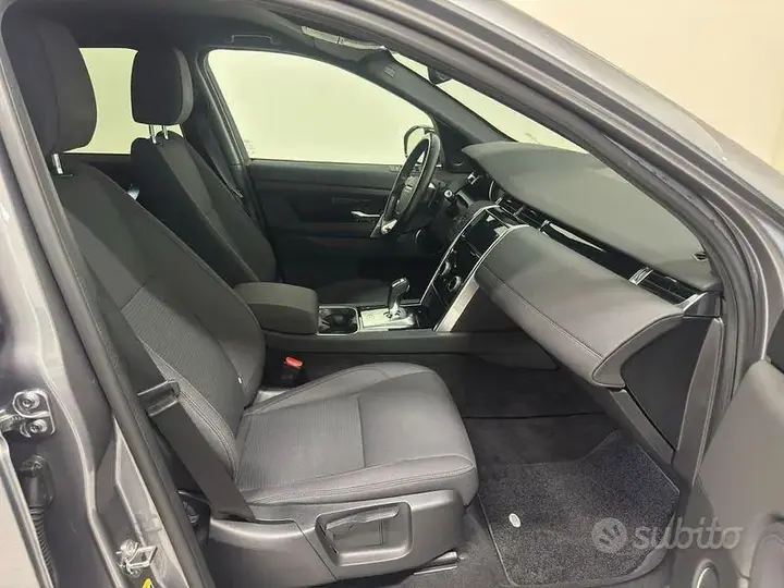 Land Rover Discovery Sport 2020 photo 3