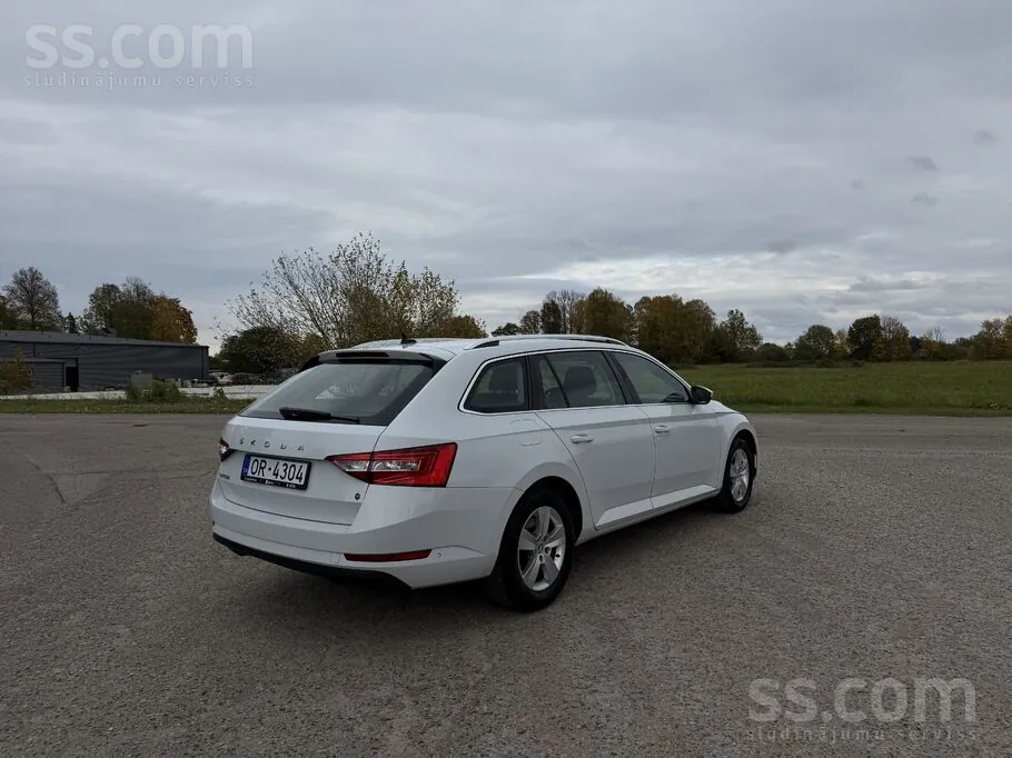 Skoda Superb 2022 photo 3