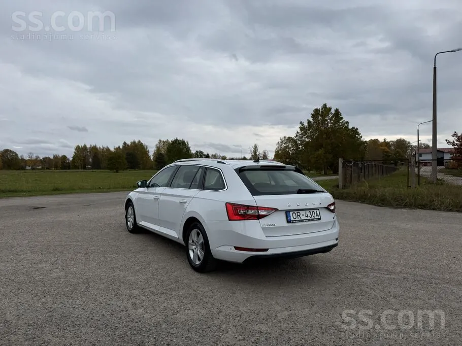 Skoda Superb 2022 photo 5