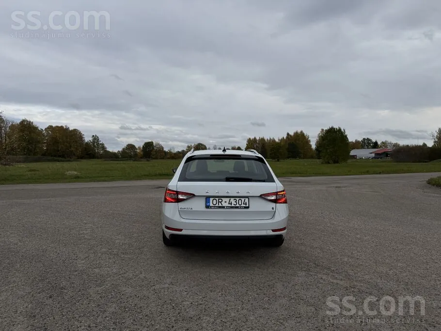 Skoda Superb 2022 photo 4