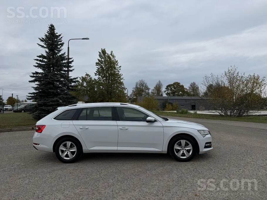 Skoda Superb 2022 photo 2