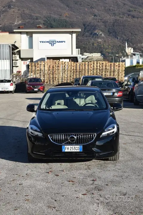 Volvo V40 2017 photo 2