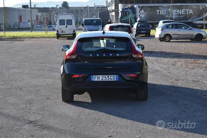 Volvo V40 2017 photo 3