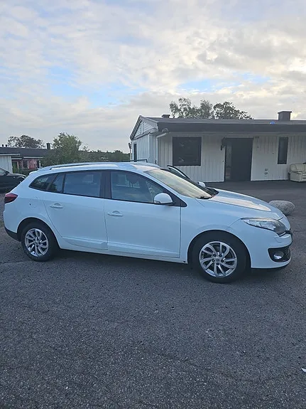 Renault Megane Iii 2013 photo 2