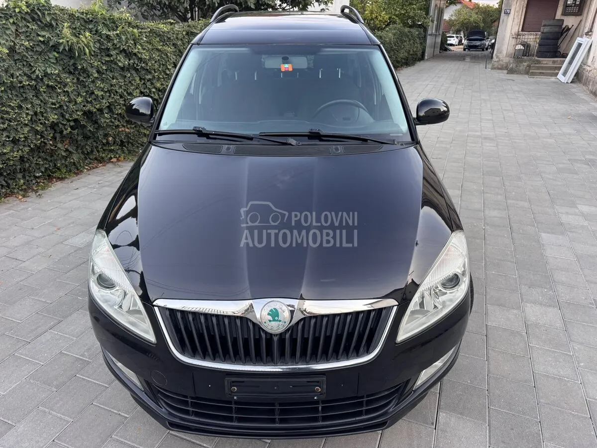 Skoda Roomster 2010 photo 2