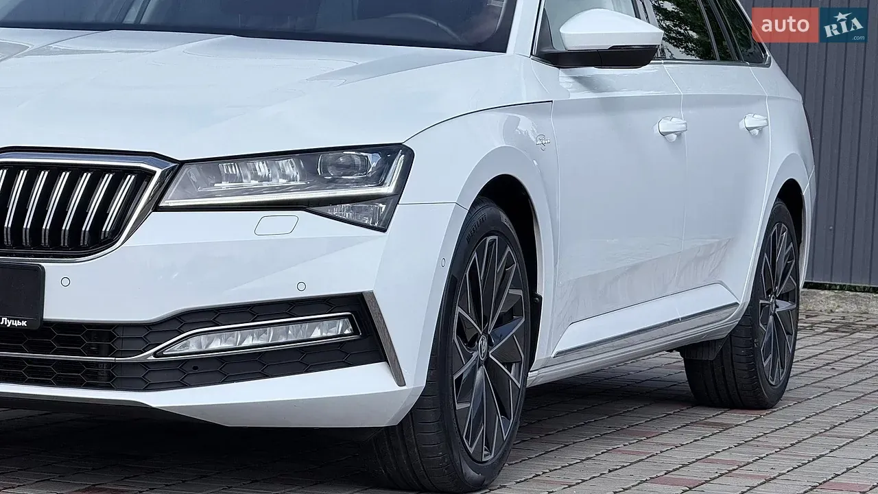 Skoda Superb 2022 photo 4