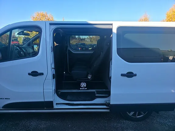 Renault Trafic 2015 photo 2