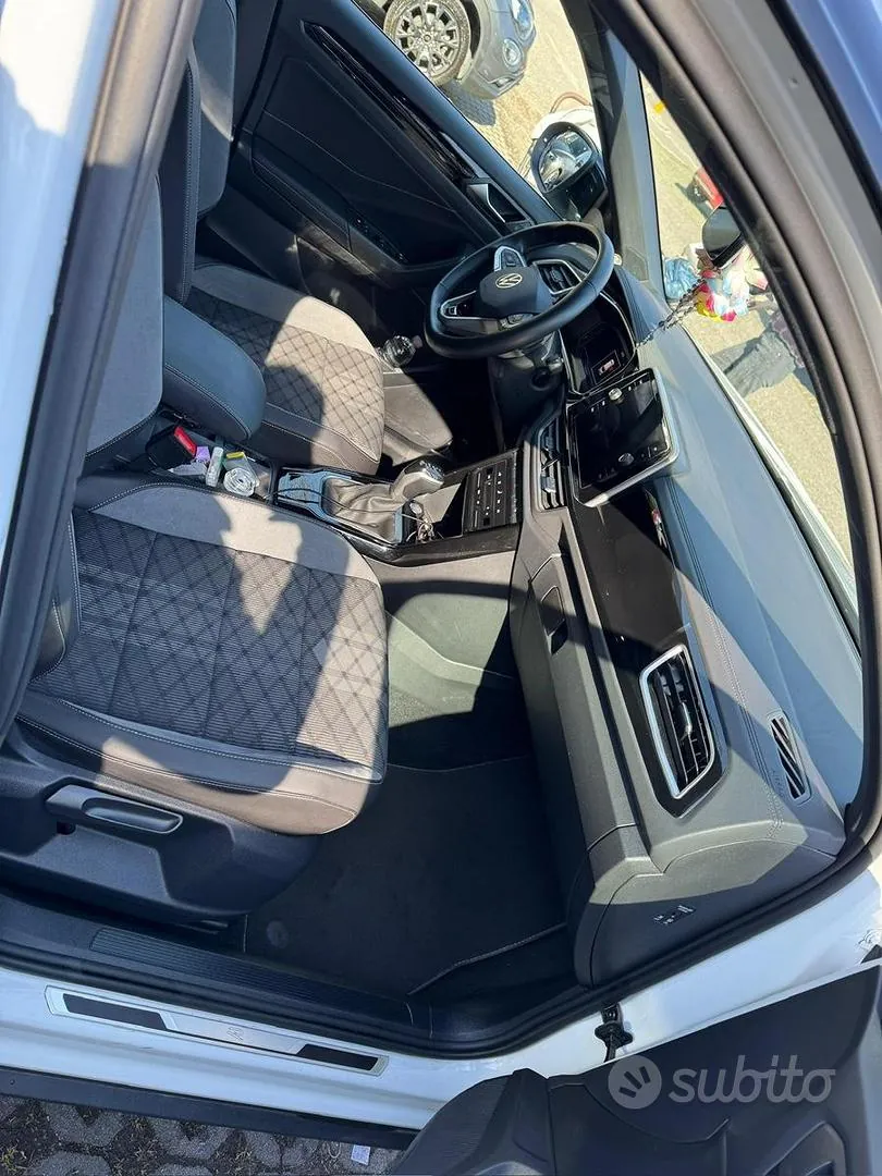 Volkswagen T-Roc 2024 photo 5