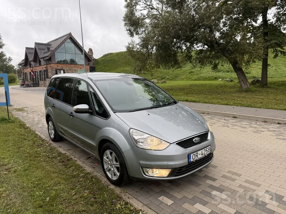 Ford Galaxy 2009 photo 2