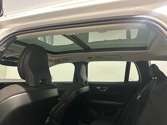 Volvo V60 Cross Country 2020 photo 2