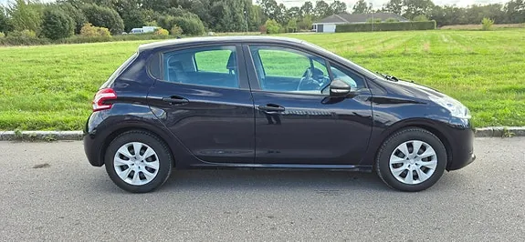 Peugeot 208 2014 photo 4