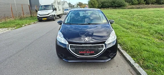 Peugeot 208 2014 photo 2