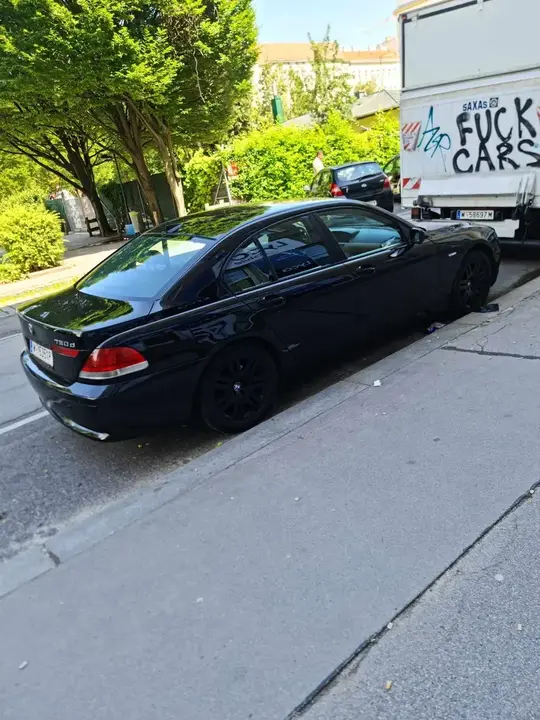 BMW 7 Series 2003 photo 2