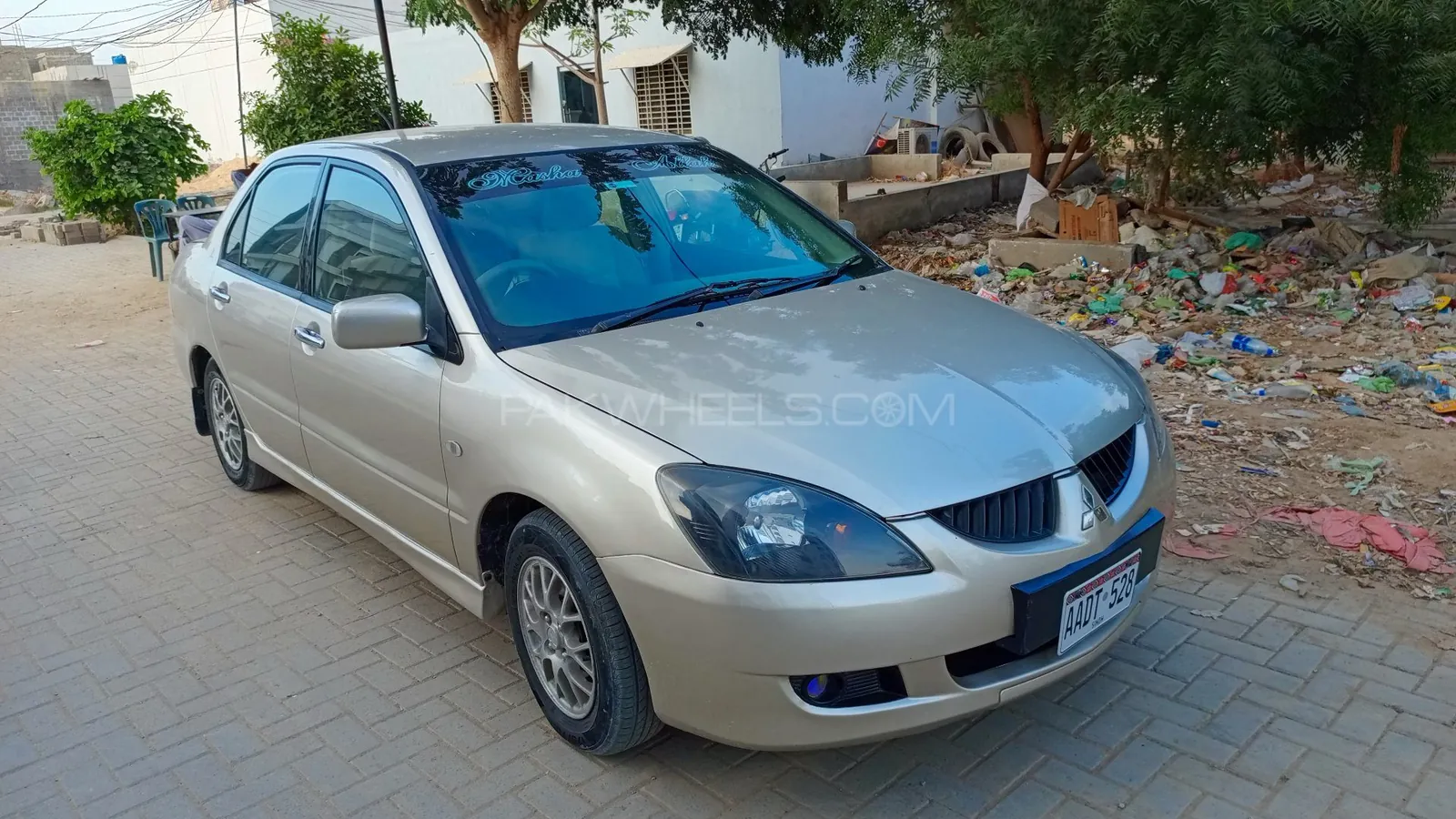 Mitsubishi Lancer