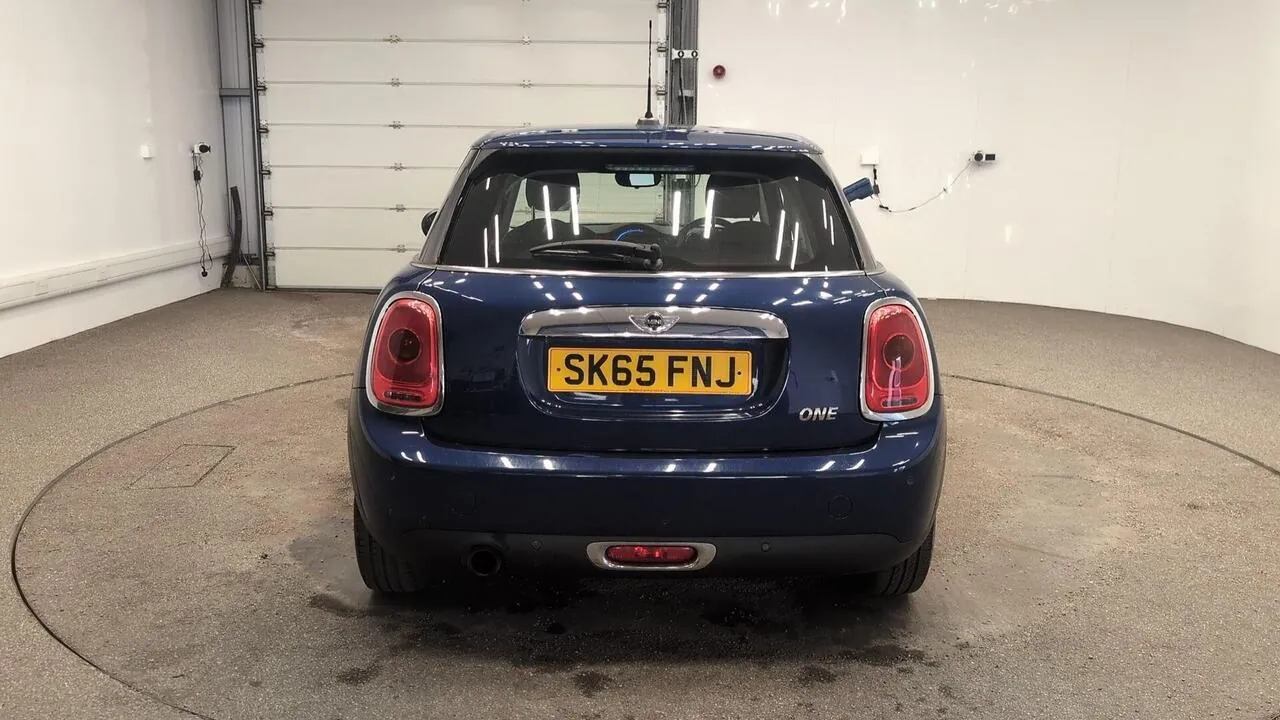 Mini Hatch 2015 photo 2