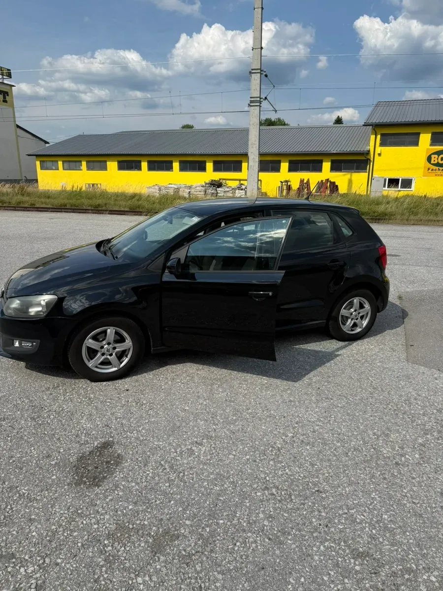Volkswagen Polo 2012 photo 2