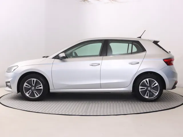 Skoda Fabia 2022 photo 2