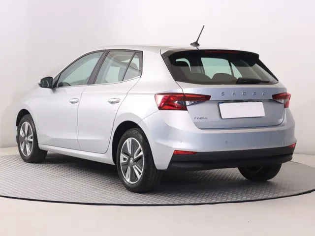 Skoda Fabia 2022 photo 3