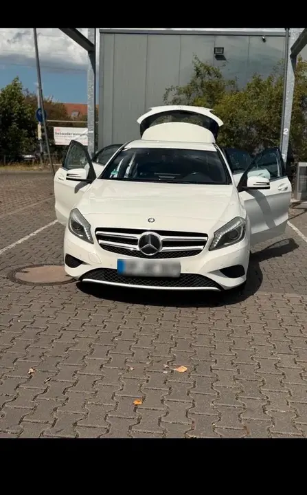 Mercedes-Benz A200
