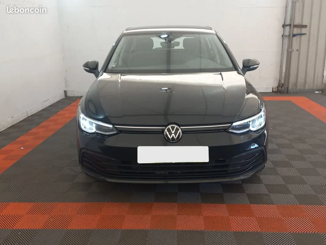Volkswagen Golf 2023 photo 2