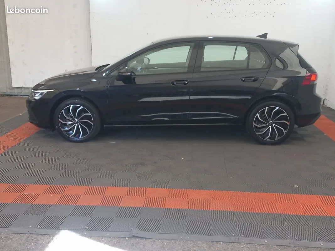Volkswagen Golf 2023 photo 3