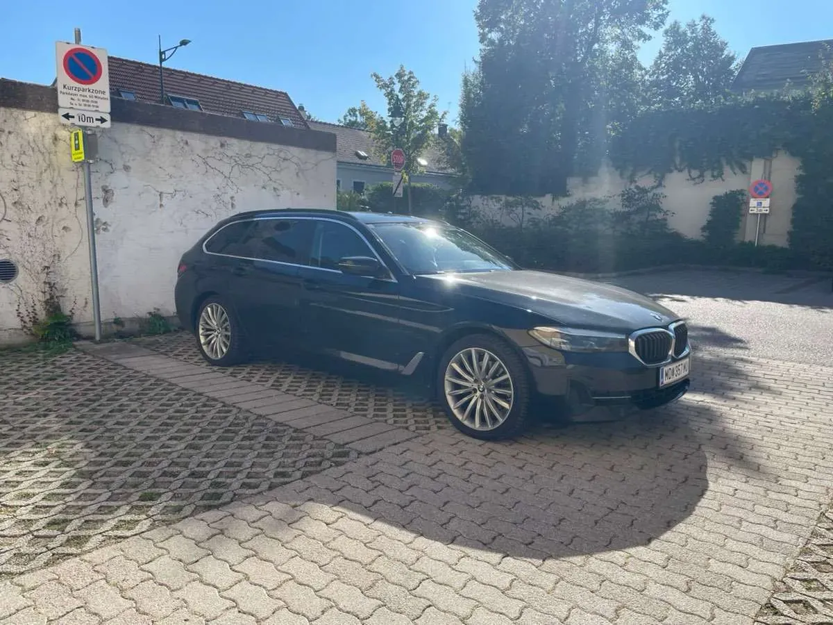 BMW 5 Series 2021 photo 2