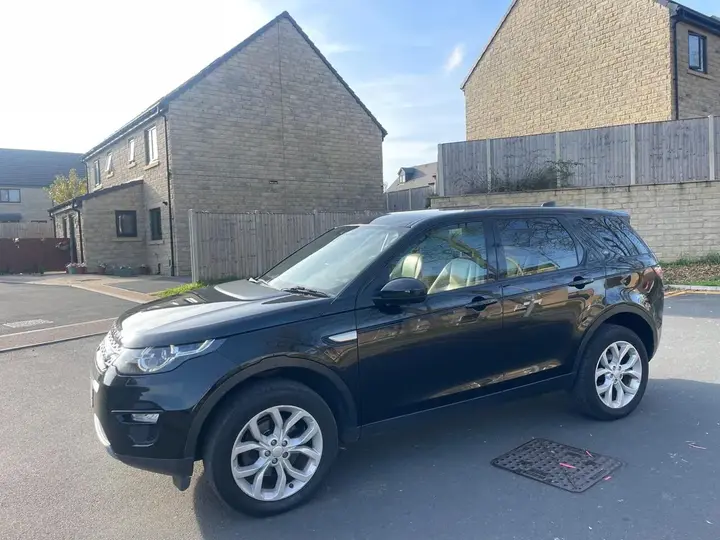 Land Rover Discovery Sport 2017 photo 3
