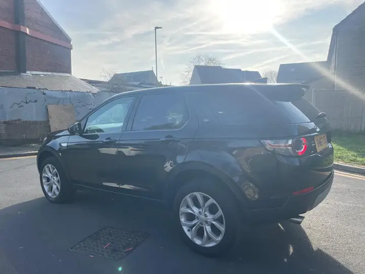 Land Rover Discovery Sport 2017 photo 5