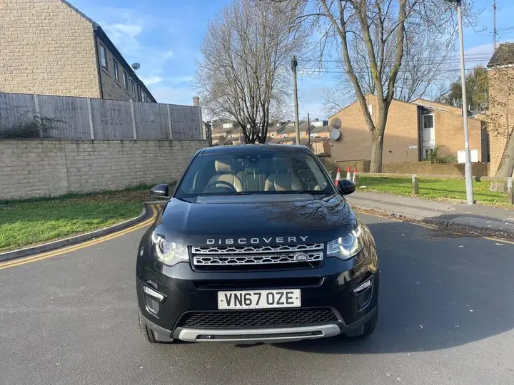 Land Rover Discovery Sport 2017 photo 2