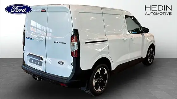 Ford Transit Courier 2026 photo 2