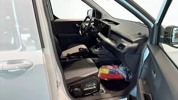 Ford Transit Courier 2026 photo 3
