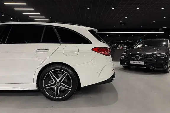 Mercedes-Benz C 300 2025 photo 5