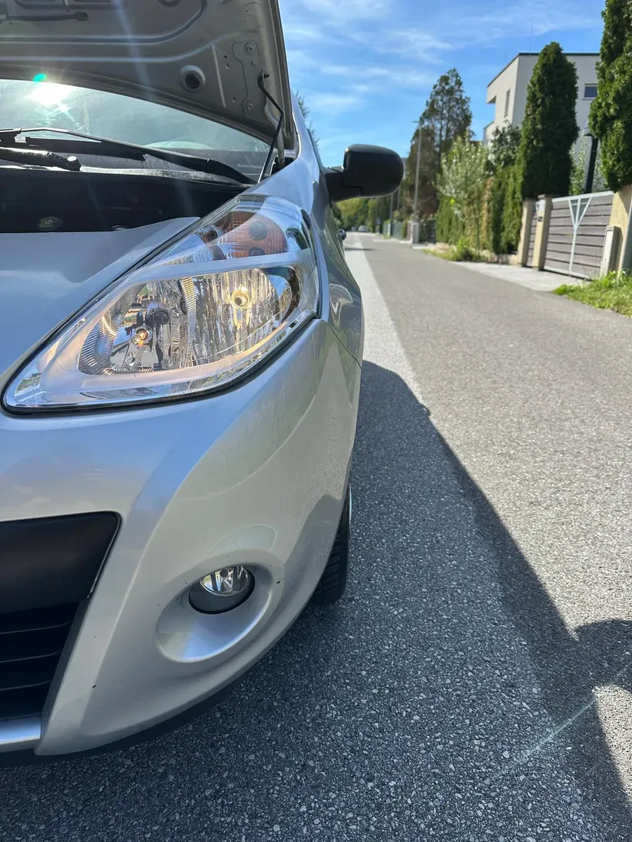 Renault Clio 2011 photo 3