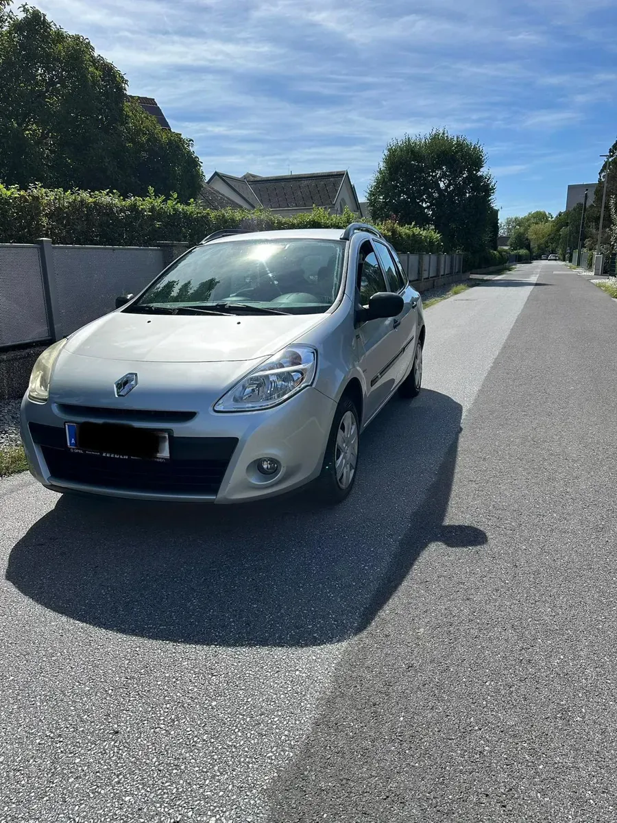 Renault Clio 2011 photo 2
