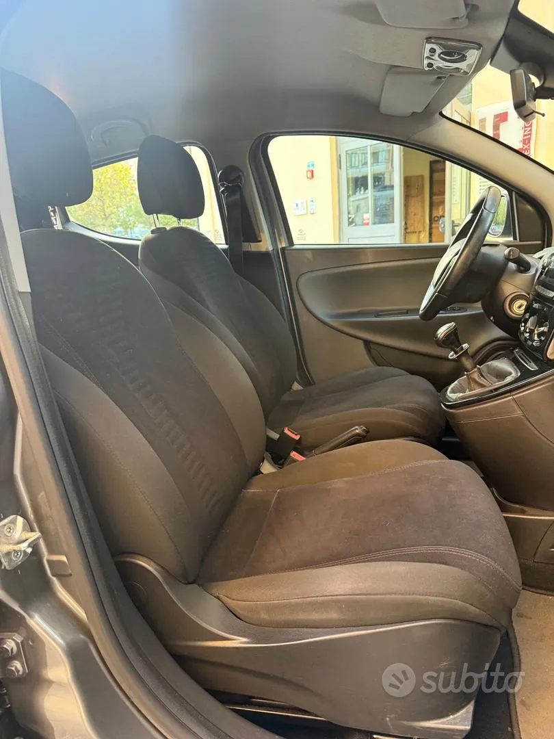 Lancia Ypsilon 2015 photo 5