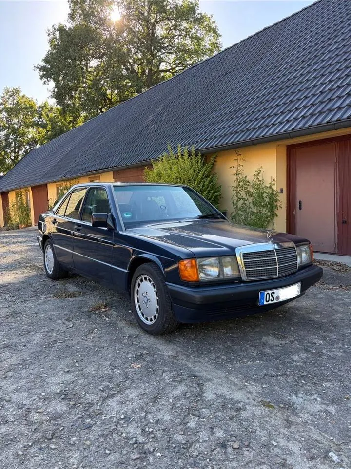 Mercedes-Benz 190E