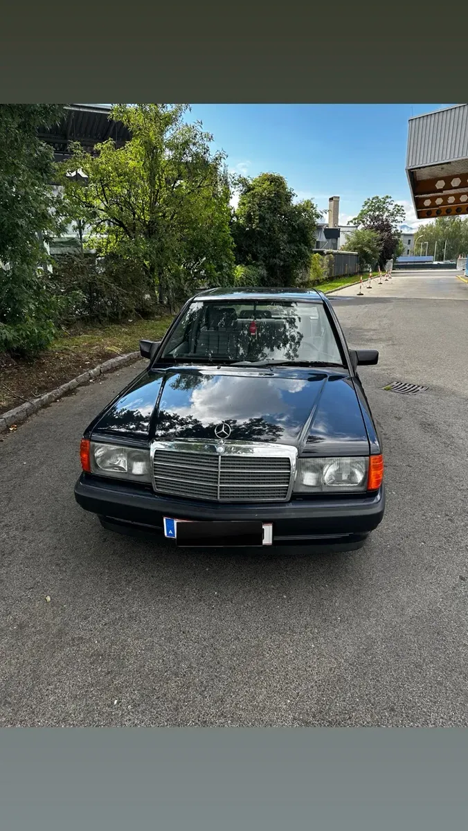 Mercedes-Benz 190 E
